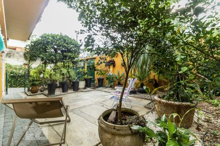 Casa à venda com 400m², 3 quartos e 2 vagas Casa à venda com 400m², 3 quartos e 2 vagasJardim