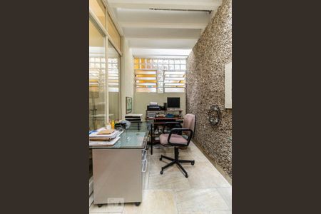 Casa à venda com 400m², 3 quartos e 2 vagas Casa à venda com 400m², 3 quartos e 2 vagasEscritório