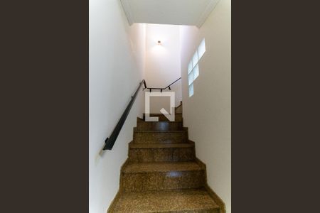 Escada de casa para alugar com 3 quartos, 125m² em Vila Regente Feijó, São Paulo