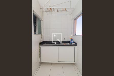 Apartamento para alugar com 70m², 2 quartos e 1 vaga Apartamento para alugar com 70m², 2 quartos e 1 vagaCozinha e Área de Serviço
