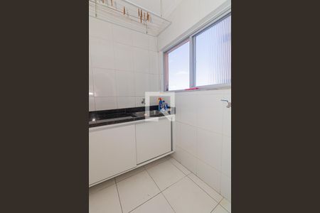 Apartamento para alugar com 70m², 2 quartos e 1 vaga Apartamento para alugar com 70m², 2 quartos e 1 vagaCozinha e Área de Serviço