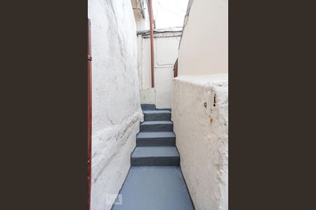 Casa para alugar com 90m², 2 quartos e sem vaga Casa para alugar com 90m², 2 quartos e sem vagaEscada Entrada