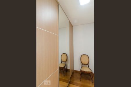 Casa de condomínio para alugar com 482m², 4 quartos e 6 vagasCloset da suíte 3