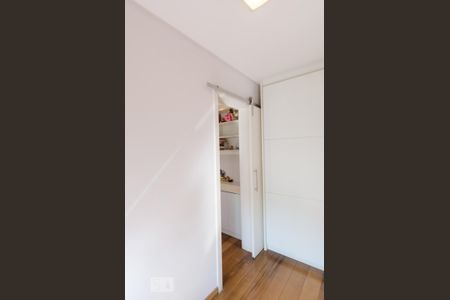 Casa de condomínio para alugar com 482m², 4 quartos e 6 vagasCloset da suíte 4