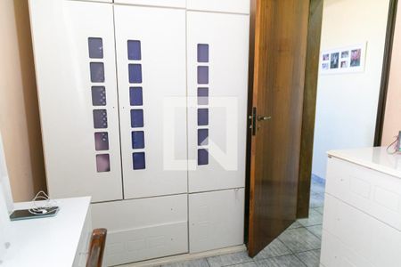 Casa à venda com 191m², 3 quartos e 5 vagasQuarto 2