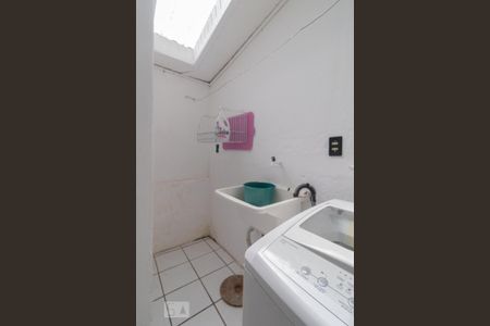 Casa à venda com 111m², 3 quartos e 1 vagaÁrea de Serviço