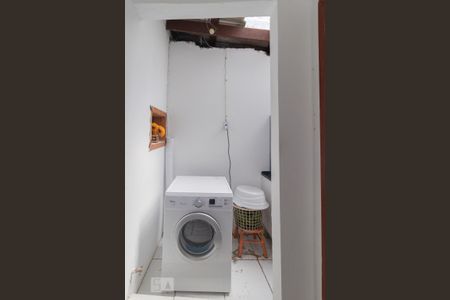 Casa à venda com 111m², 3 quartos e 1 vagaÁrea de Serviço