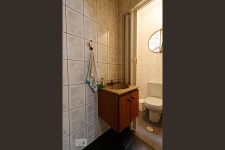 Banheiro de casa para alugar com 3 quartos, 150m² em Vila Tolstoi, São Paulo