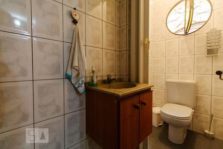 Banheiro de casa à venda com 3 quartos, 150m² em Vila Tolstoi, São Paulo