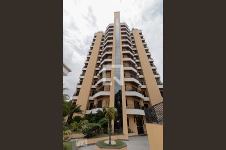Apartamento à venda com 130m², 3 quartos e 3 vagas Apartamento à venda com 130m², 3 quartos e 3 vagasFachada