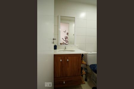 Apartamento para alugar com 58m², 2 quartos e 1 vagaDetalhe do Banheiro