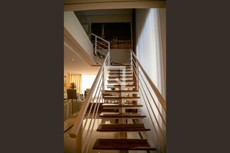 Casa à venda com 400m², 3 quartos e 4 vagas Casa à venda com 400m², 3 quartos e 4 vagasSala