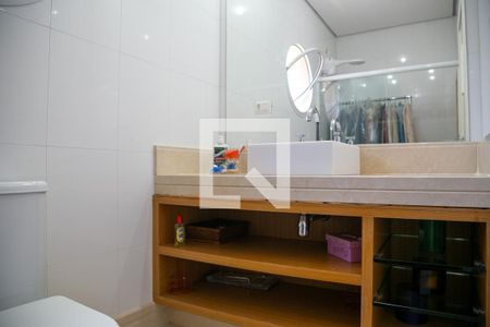 Casa à venda com 400m², 3 quartos e 4 vagas Casa à venda com 400m², 3 quartos e 4 vagasBanheiro da suíte 2