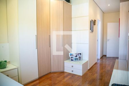 Casa à venda com 400m², 3 quartos e 4 vagas Casa à venda com 400m², 3 quartos e 4 vagasSuíte 2