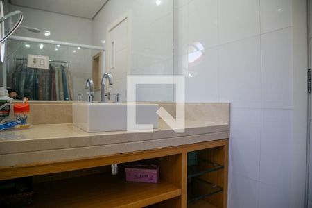 Casa à venda com 400m², 3 quartos e 4 vagas Casa à venda com 400m², 3 quartos e 4 vagasBanheiro da suíte 2