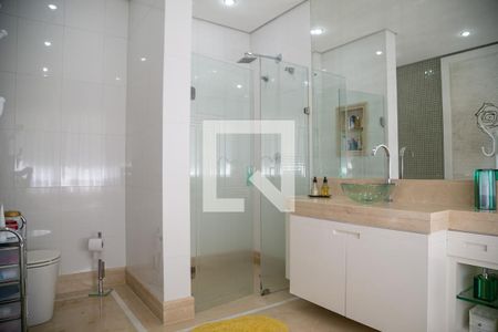 Casa à venda com 400m², 3 quartos e 4 vagas Casa à venda com 400m², 3 quartos e 4 vagasBanheiro da suíte 1