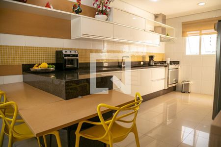 Casa à venda com 400m², 3 quartos e 4 vagas Casa à venda com 400m², 3 quartos e 4 vagasCozinha