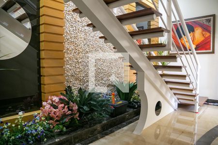 Casa à venda com 400m², 3 quartos e 4 vagas Casa à venda com 400m², 3 quartos e 4 vagasEscadas