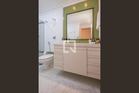 Apartamento para alugar com 117m², 2 quartos e 1 vaga Apartamento para alugar com 117m², 2 quartos e 1 vagaSuíte - Banheiro