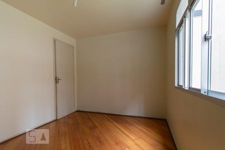 Quarto 1 de apartamento para alugar com 2 quartos, 48m² em Capão Raso, Curitiba