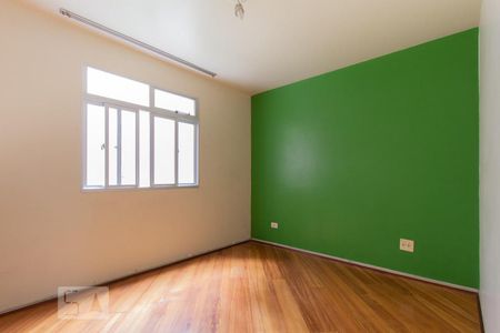 Quarto 1 de apartamento para alugar com 2 quartos, 48m² em Capão Raso, Curitiba