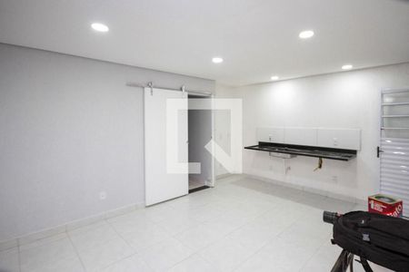 Sala e Cozinha de kitnet/studio para alugar com 1 quarto, 37m² em Vila Santa Clara, São Paulo