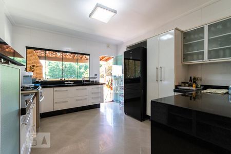 Casa à venda com 297m², 3 quartos e 2 vagas Casa à venda com 297m², 3 quartos e 2 vagasCozinha