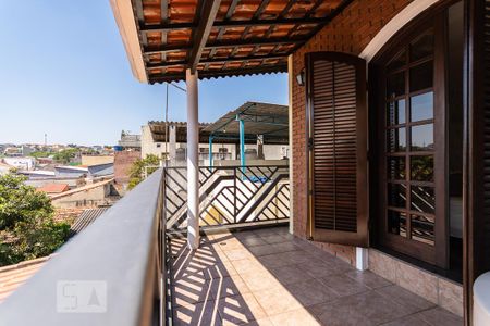 Casa à venda com 297m², 3 quartos e 2 vagas Casa à venda com 297m², 3 quartos e 2 vagasVaranda quarto suíte