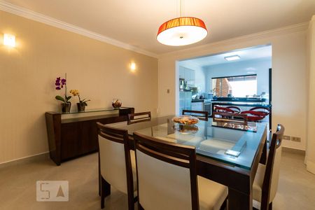 Casa à venda com 297m², 3 quartos e 2 vagas Casa à venda com 297m², 3 quartos e 2 vagasSala de jantar