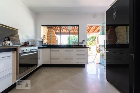 Casa à venda com 297m², 3 quartos e 2 vagas Casa à venda com 297m², 3 quartos e 2 vagasCozinha