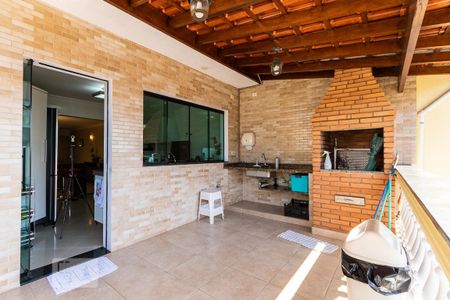 Casa à venda com 297m², 3 quartos e 2 vagas Casa à venda com 297m², 3 quartos e 2 vagasChurrasqueira