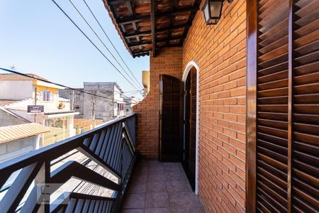 Casa à venda com 297m², 3 quartos e 2 vagas Casa à venda com 297m², 3 quartos e 2 vagasVaranda quarto 3