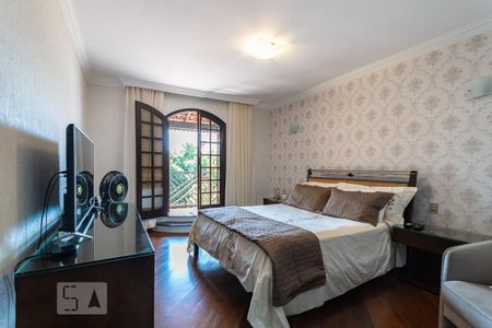 Casa à venda com 297m², 3 quartos e 2 vagas Casa à venda com 297m², 3 quartos e 2 vagasQuarto suíte