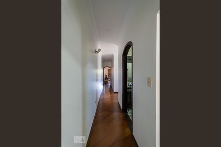Casa à venda com 297m², 3 quartos e 2 vagas Casa à venda com 297m², 3 quartos e 2 vagasCorredor