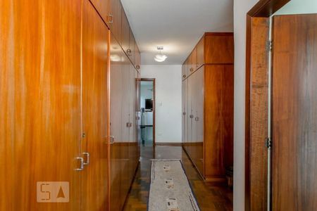 Casa à venda com 456m², 4 quartos e 4 vagasCorredor