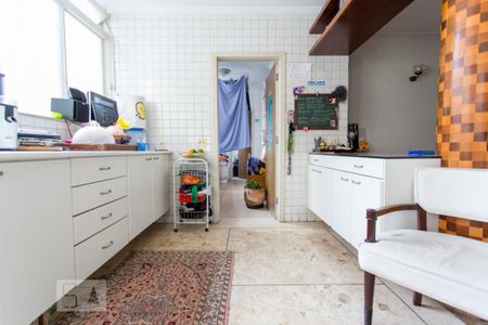 Cozinha de apartamento à venda com 3 quartos, 256m² em Cerqueira César, São Paulo