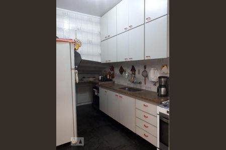 Casa à venda com 100m², 3 quartos e 1 vaga Casa à venda com 100m², 3 quartos e 1 vagaCozinha