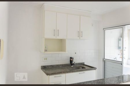 Cozinha de apartamento para alugar com 2 quartos, 50m² em Vila Emir, São Paulo