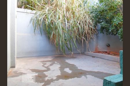 Casa à venda com 220m², 3 quartos e 2 vagas Casa à venda com 220m², 3 quartos e 2 vagasÁrea Externa