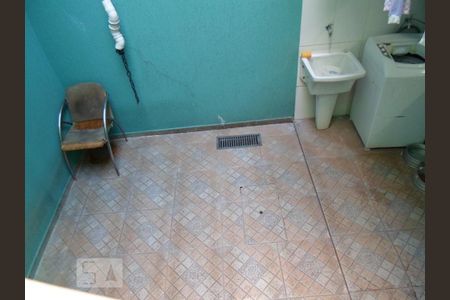 Casa à venda com 220m², 3 quartos e 2 vagas Casa à venda com 220m², 3 quartos e 2 vagasÁrea de Serviço