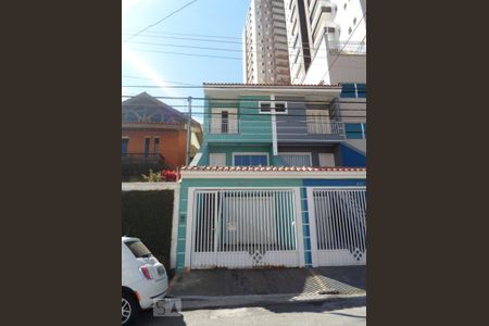 Casa à venda com 220m², 3 quartos e 2 vagas Casa à venda com 220m², 3 quartos e 2 vagasÁrea Externa