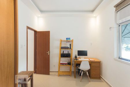 Quarto 1 de apartamento à venda com 2 quartos, 85m² em Grajaú, Rio de Janeiro