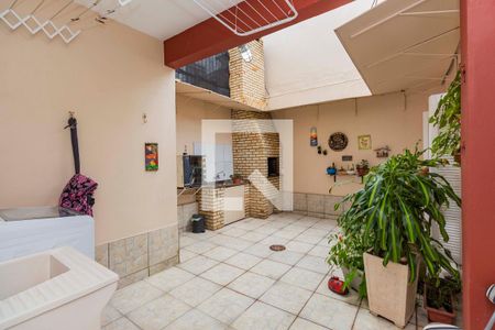 Casa à venda com 136m², 3 quartos e 1 vagaLavanderia com churrasqueira 