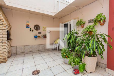 Casa à venda com 136m², 3 quartos e 1 vagaLavanderia com churrasqueira 