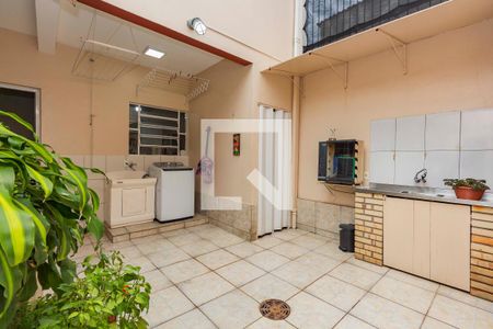 Casa à venda com 136m², 3 quartos e 1 vagaLavanderia com churrasqueira 