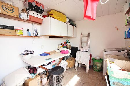 Casa à venda com 256m², 4 quartos e 2 vagasLavanderia