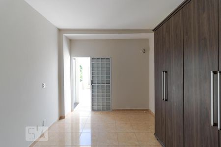 Casa à venda com 196m², 4 quartos e 3 vagasSuíte 01