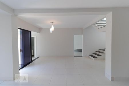 Casa à venda com 196m², 4 quartos e 3 vagasSalas