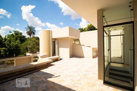 Casa à venda com 196m², 4 quartos e 3 vagasVaranda das Suítes e Sala Íntima