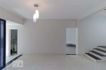 Casa à venda com 196m², 4 quartos e 3 vagasSalas